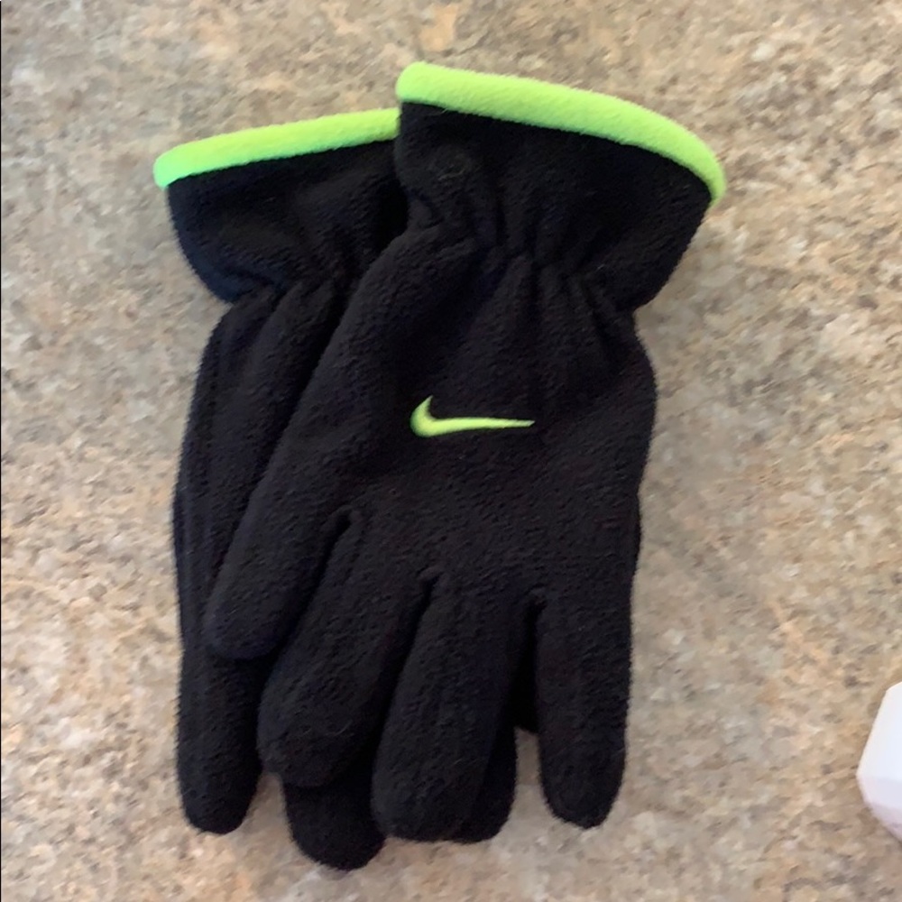 Nike gloves